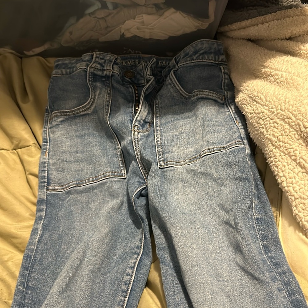 AMERICAN EAGLE